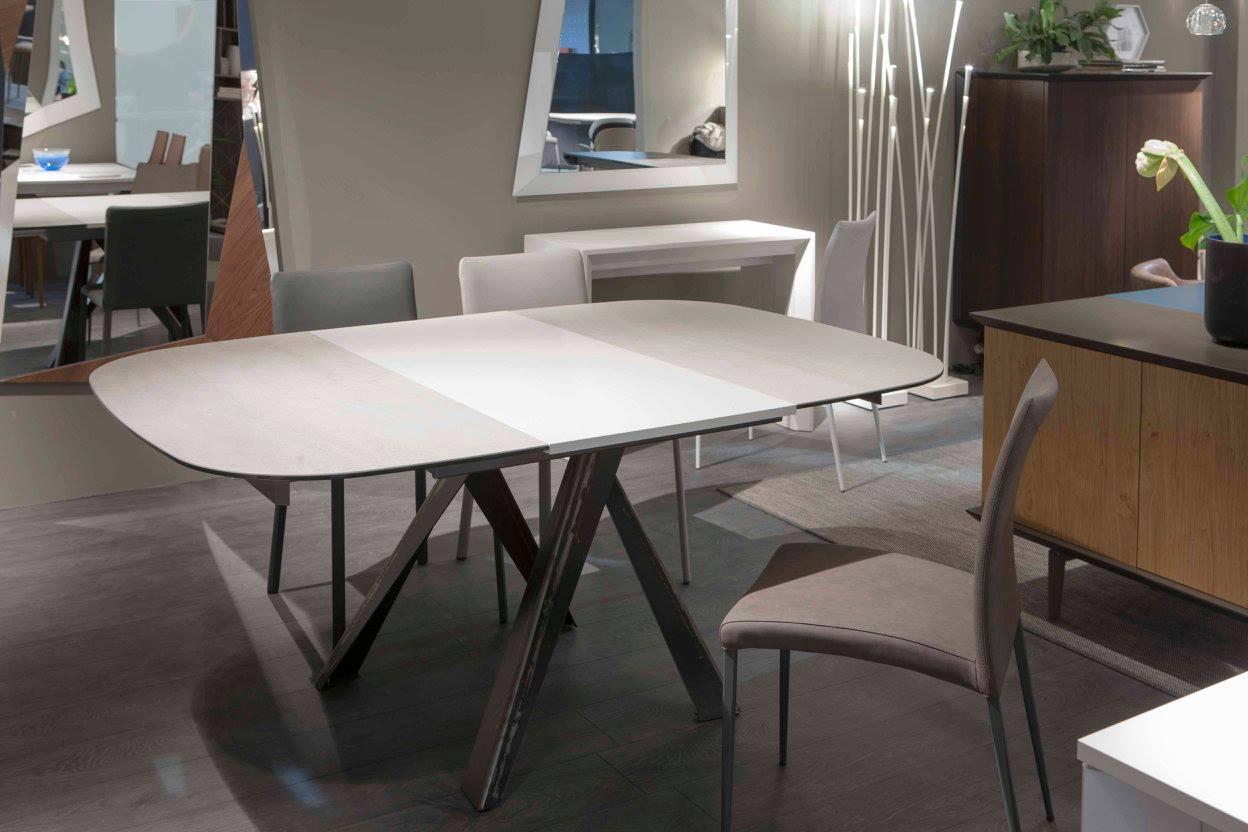 Ozzio-Bombo-table-a-manger-ronde-extensible-ouverte