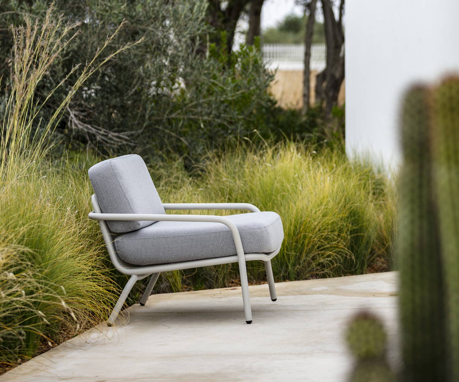 Todus Starling Design Fauteuil de véranda recouvert de tissu blanc