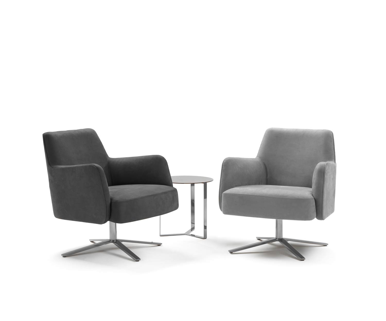 Confortable Marelli Fauteuil Clipper piètement pivotant en croix en argent chromé Confortable Marelli Fauteuil Clipper piètement pivotant en croix en argent chromé