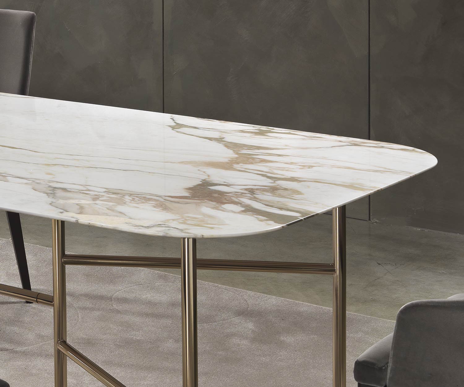 Noble Marelli Kyoto Design table à manger Calacatta marbre plateau de table vue panoramique Noble Marelli Kyoto Design table à manger Calacatta marbre plateau de table vue panoramique