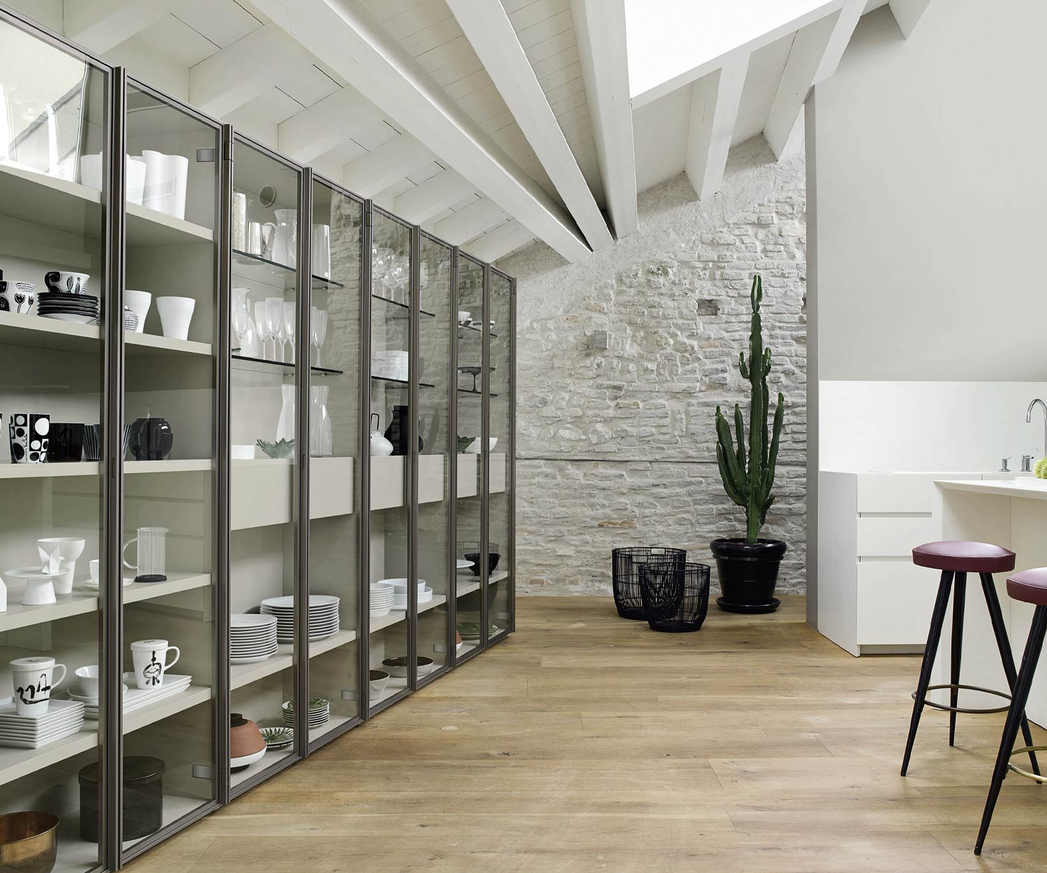 Bibliothèque moderne Livitalia avec vitrine en verre C63