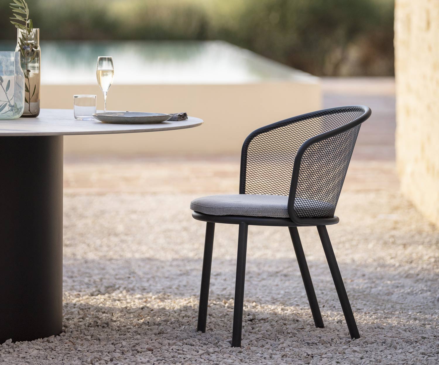 Moderne Todus Baza Chaise de balcon design avec structure anthracite et revêtement en tissu gris