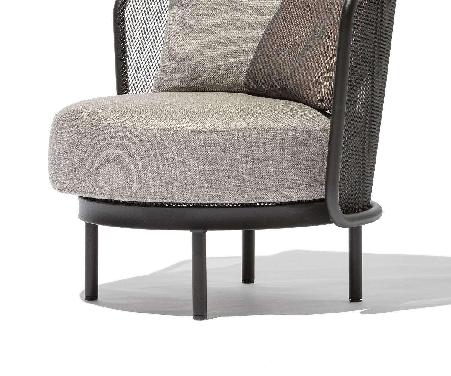 Todus Baza Round Design Fauteuil de cocktail avec détail Structure en acier inoxydable Pieds Todus Baza Round Design Fauteuil de cocktail avec détail Structure en acier inoxydable Pieds