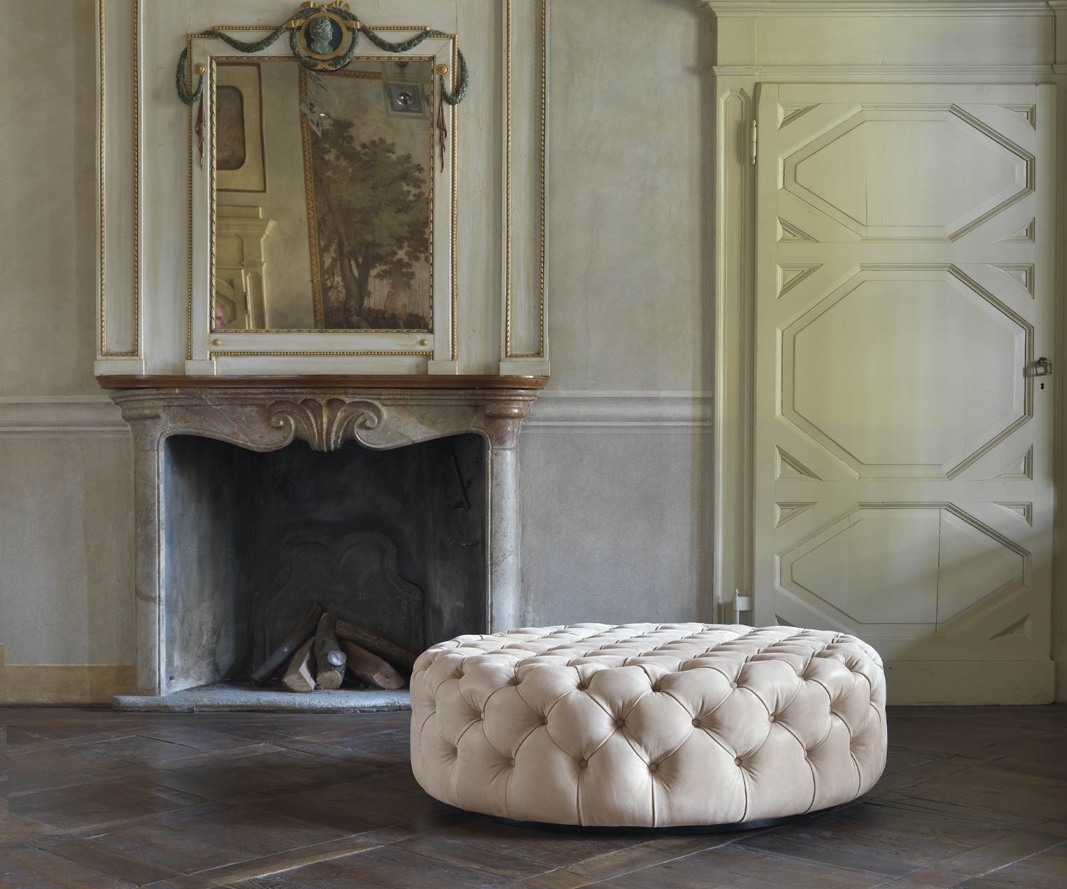 Rond Marelli Matisse Tabouret de cheminée en blanc Finition Capitonne Rond Marelli Matisse Tabouret de cheminée en blanc Finition Capitonne