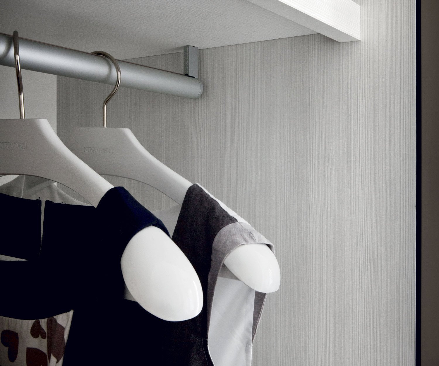 Novamobili Accessoires pour penderie Armadi Tringle à vêtements Novamobili Accessoires pour penderie Armadi Tringle à vêtements