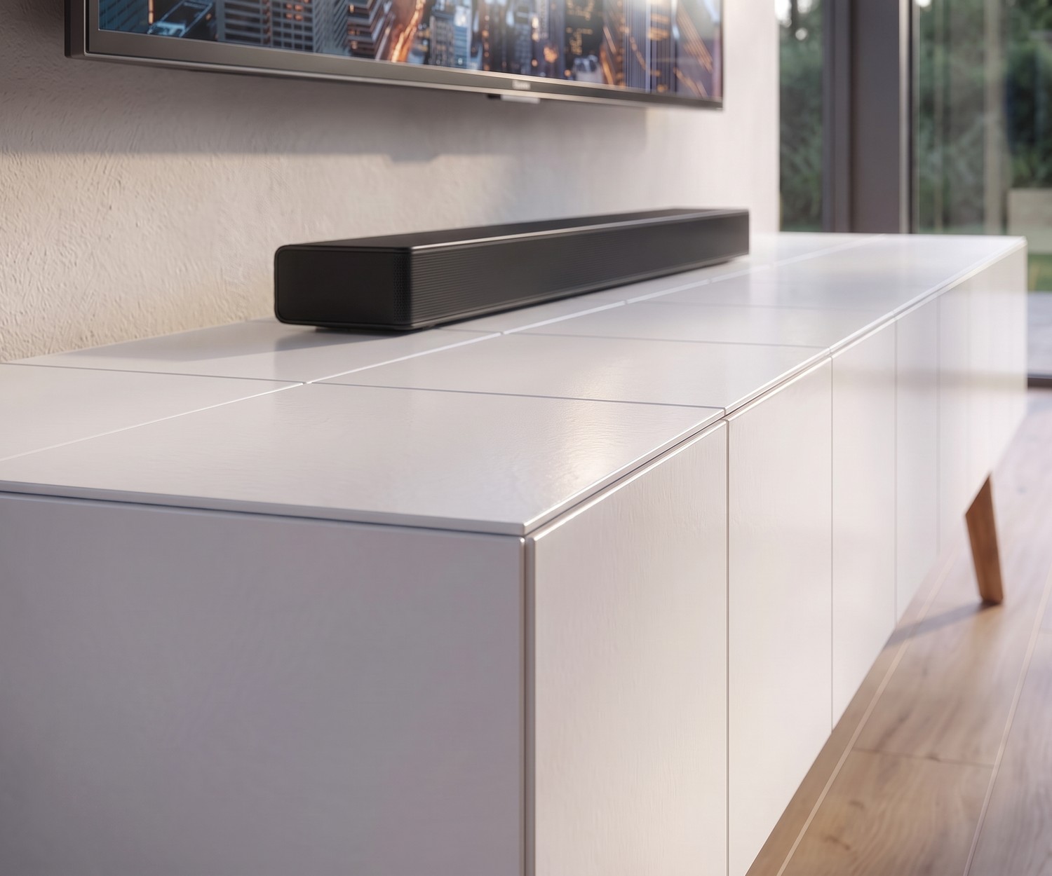 Meuble TV bas al2 MOS-I-KO 005 B pour le salon, laqué noir mat avec pieds en bois, style rétro moderne et élégant.