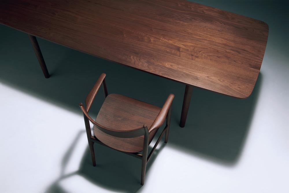 Chaise KAMUY en bois massif de Conde House