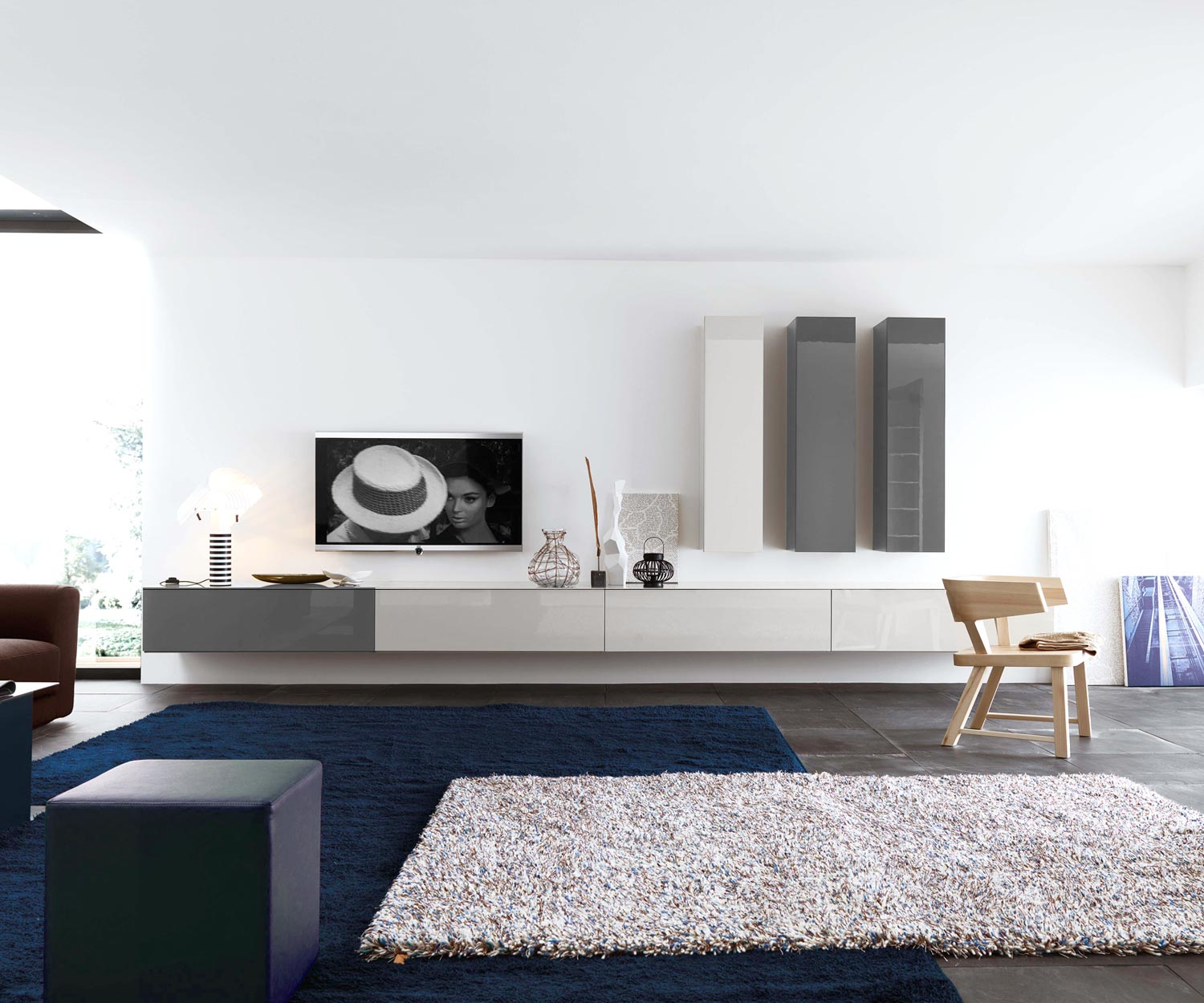 Armoire suspendue design exclusif Vertical en gris foncé brillant