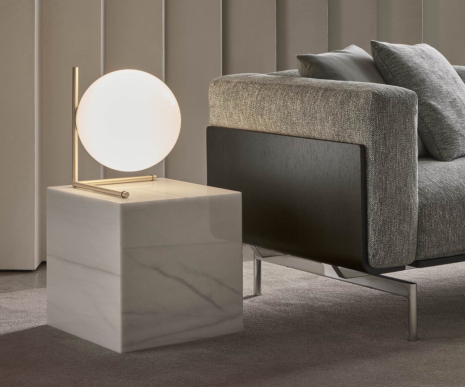 Exclusif Marelli Table d'appoint Thor à côté du canapé Carrara Marbre blanc