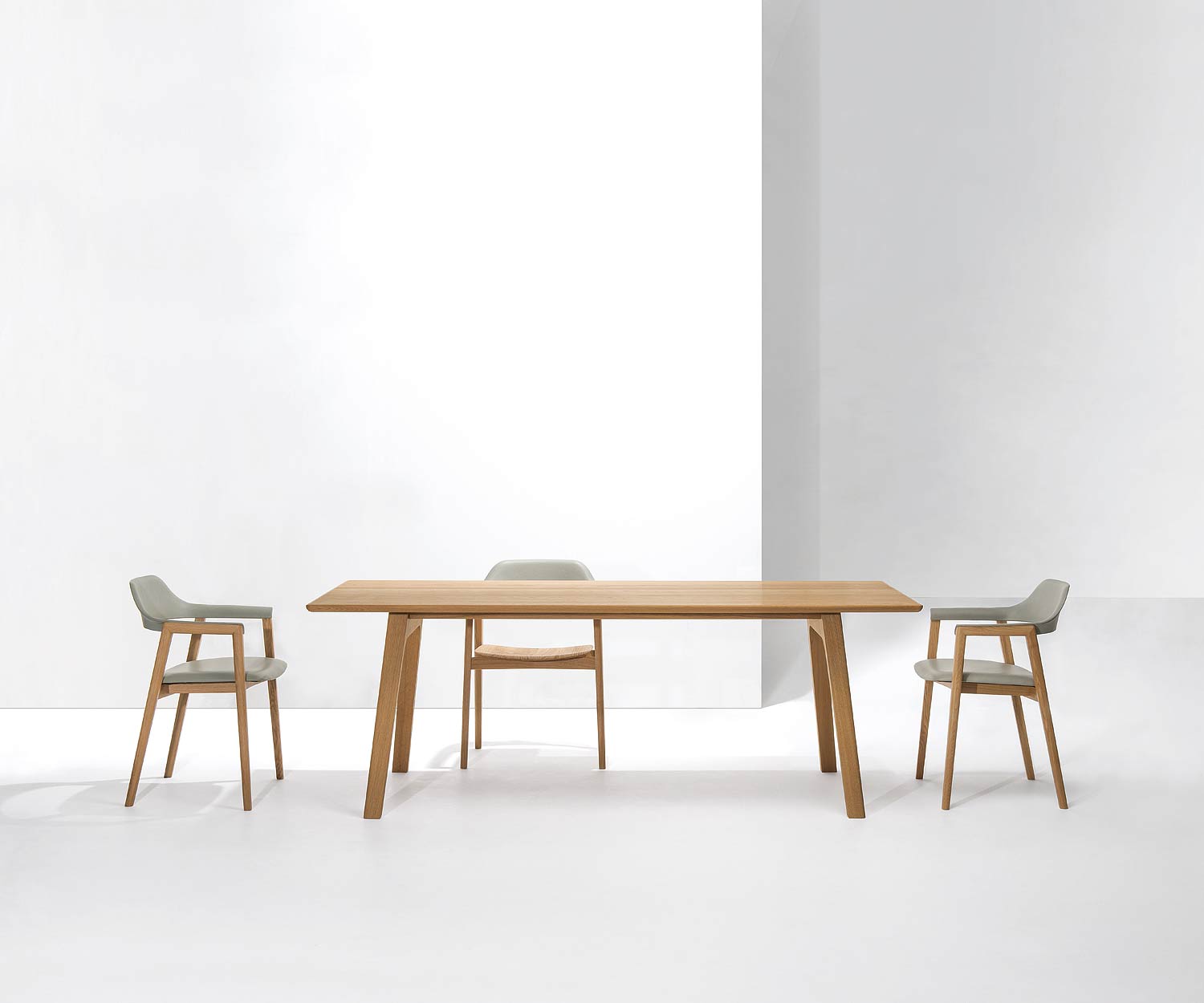 Table moderne Conde House Ten Design avec plateau fixe ou extensible Table moderne Conde House Ten Design avec plateau fixe ou extensible