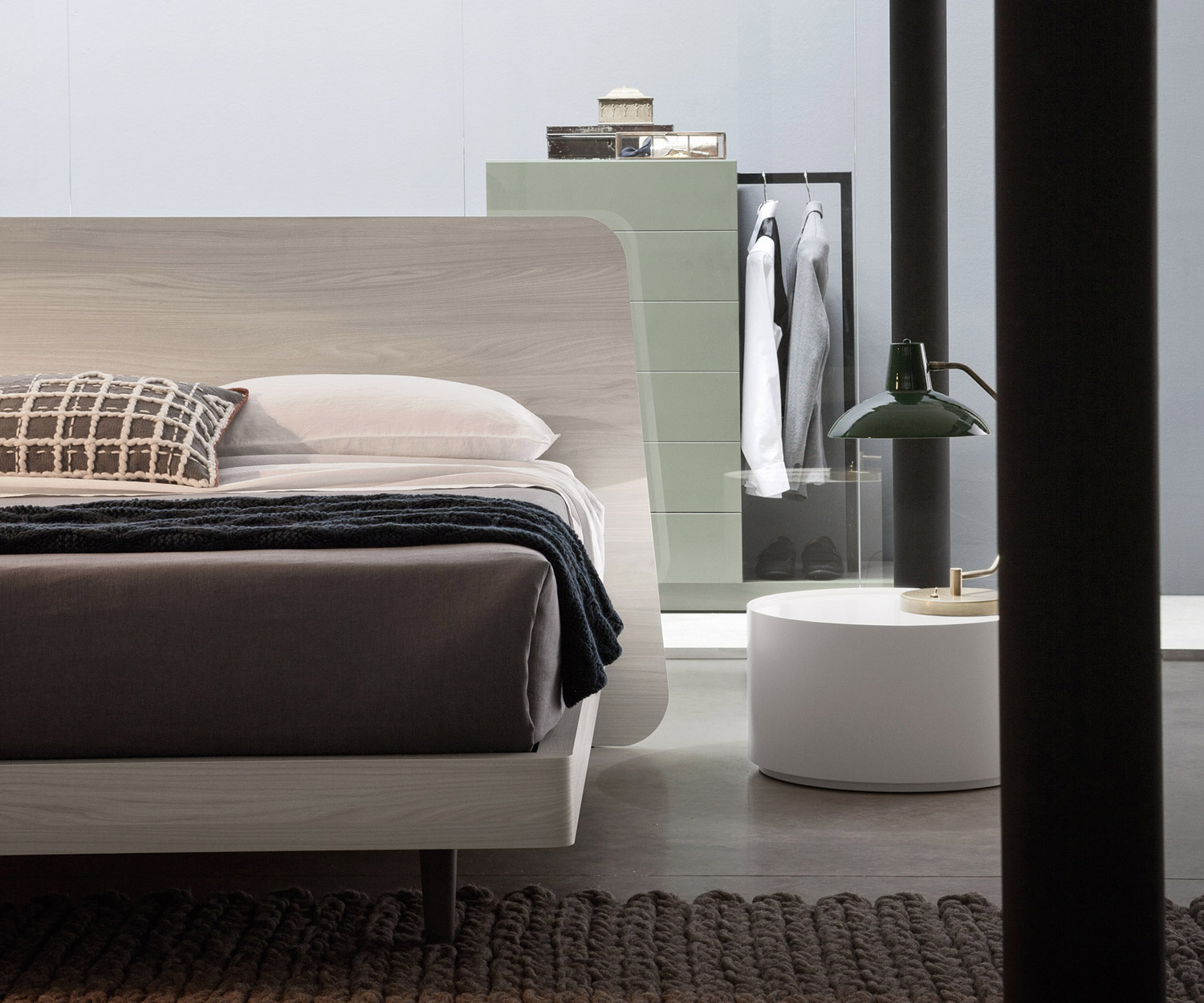 Novamobili Commode haute Easy 6 avec penderie vert forêt mat et lit Sheet Novamobili Commode haute Easy 6 avec penderie vert forêt mat et lit Sheet
