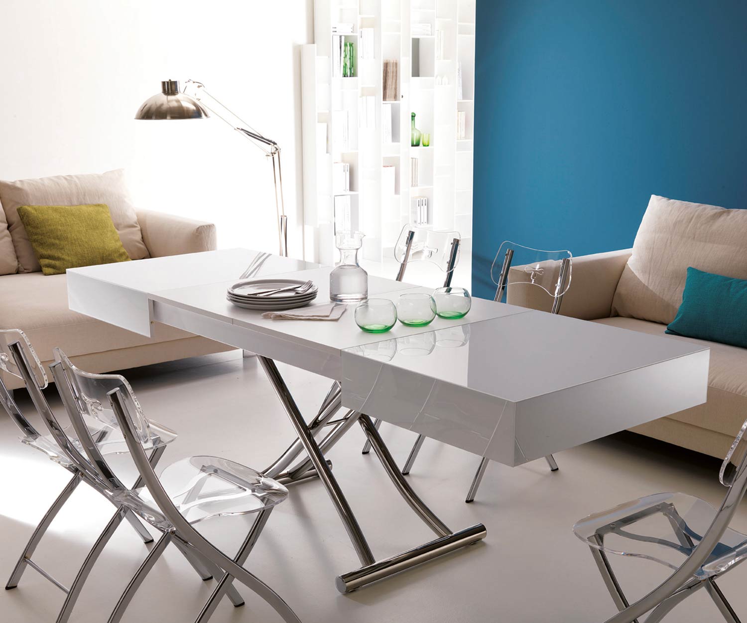 Table basse Box réglable en hauteur de Ozzio comme table à manger en blanc Table basse Box réglable en hauteur de Ozzio comme table à manger en blanc