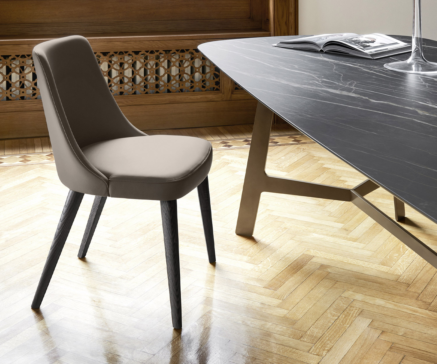 Exclusif Livitalia Chaise de salle à manger design Eva avec revêtement en similicuir beige Exclusif Livitalia Chaise de salle à manger design Eva avec revêtement en similicuir beige