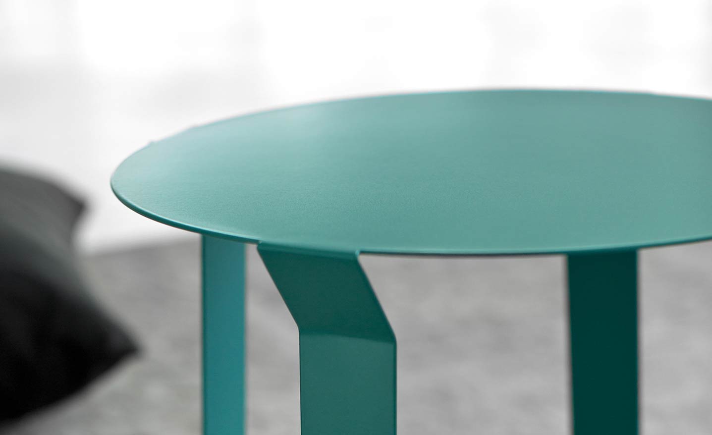 Table d'appoint en m&eacute;tal Freeline