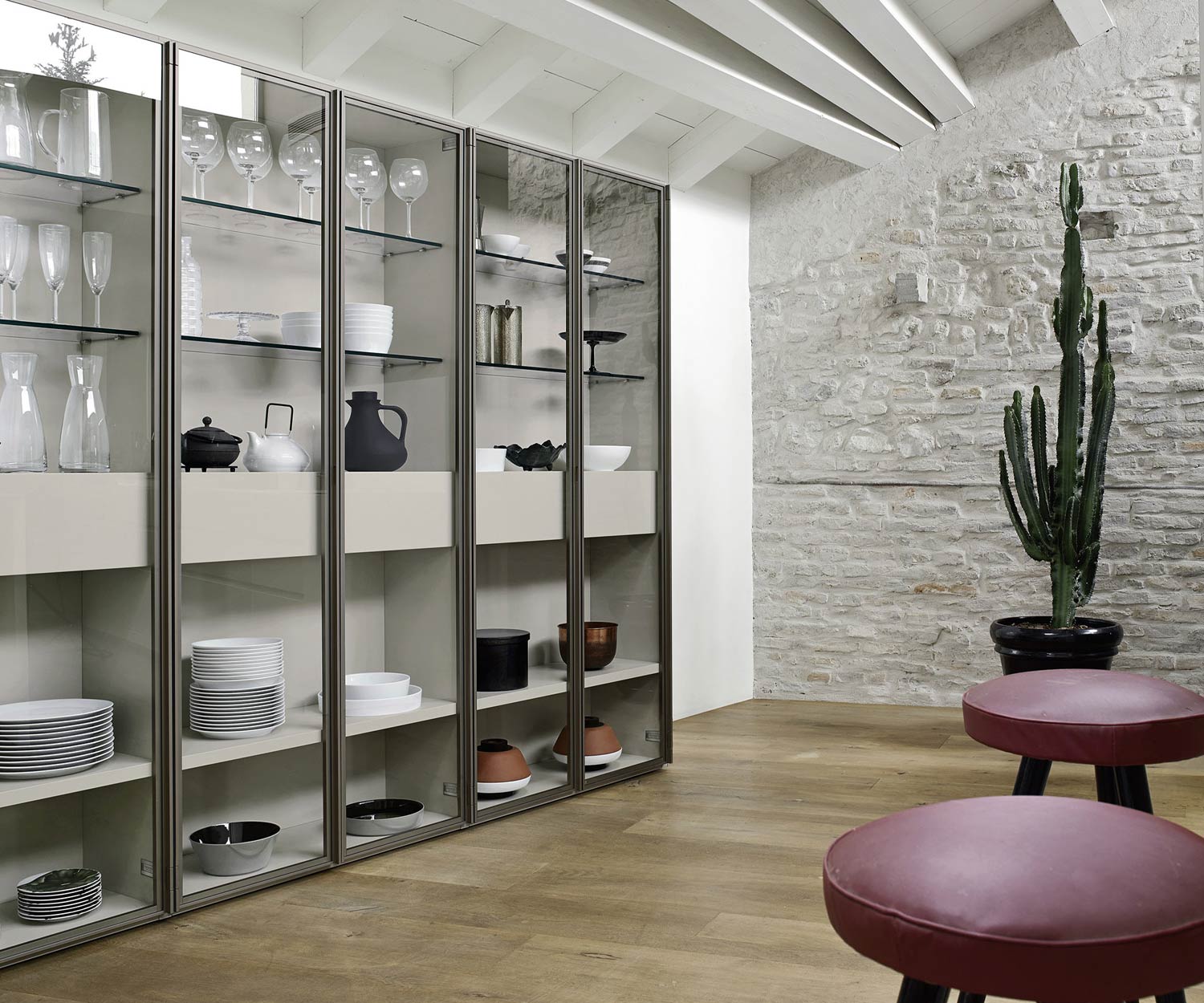 Bibliothèque moderne Livitalia avec vitrine en verre C63