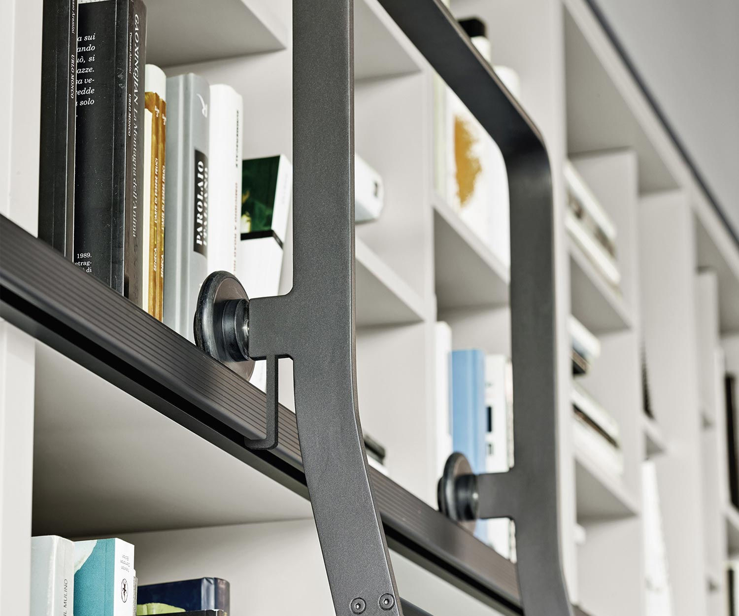 Exclusif Livitalia Bibliothèque design avec échelle C60