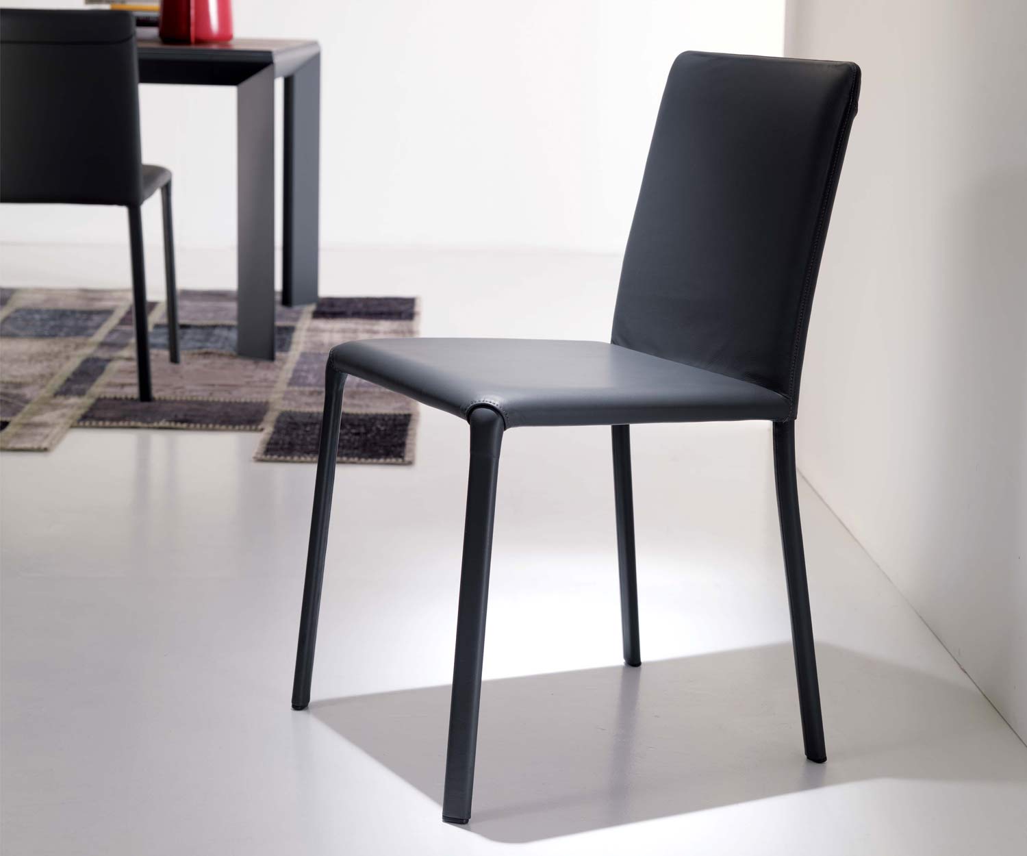 Ozzio Chaise design Lunette cuir gris foncé Ozzio Chaise design Lunette cuir gris foncé
