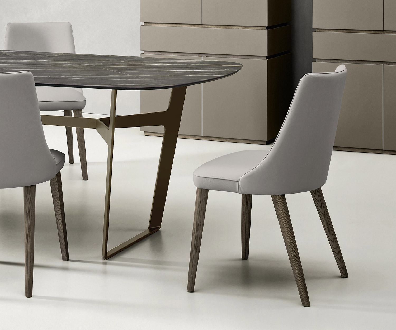 Chaise design confortable Eva pour la salle à manger de Livitalia Chaise design confortable Eva pour la salle à manger de Livitalia