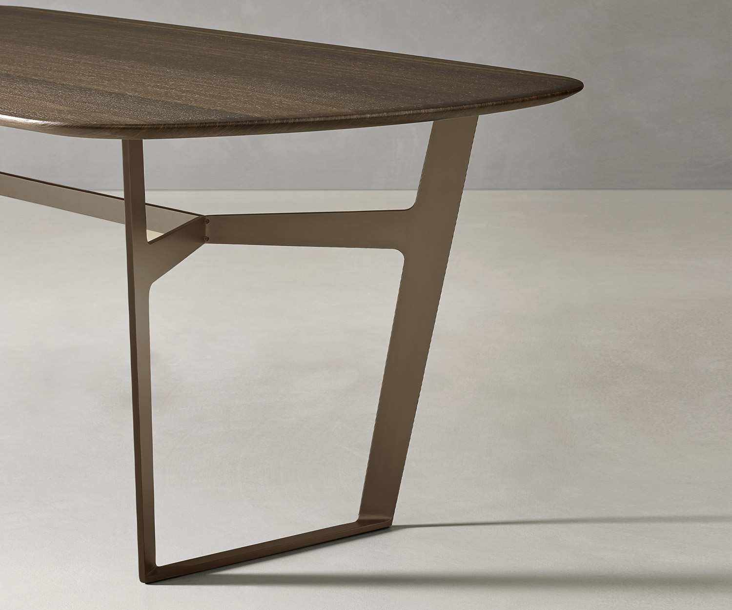 Table de salle à manger Obi de haute qualité de Livitalia en détail avec chêne ennobli Structure en métal Table de salle à manger Obi de haute qualité de Livitalia en détail avec chêne ennobli Structure en métal