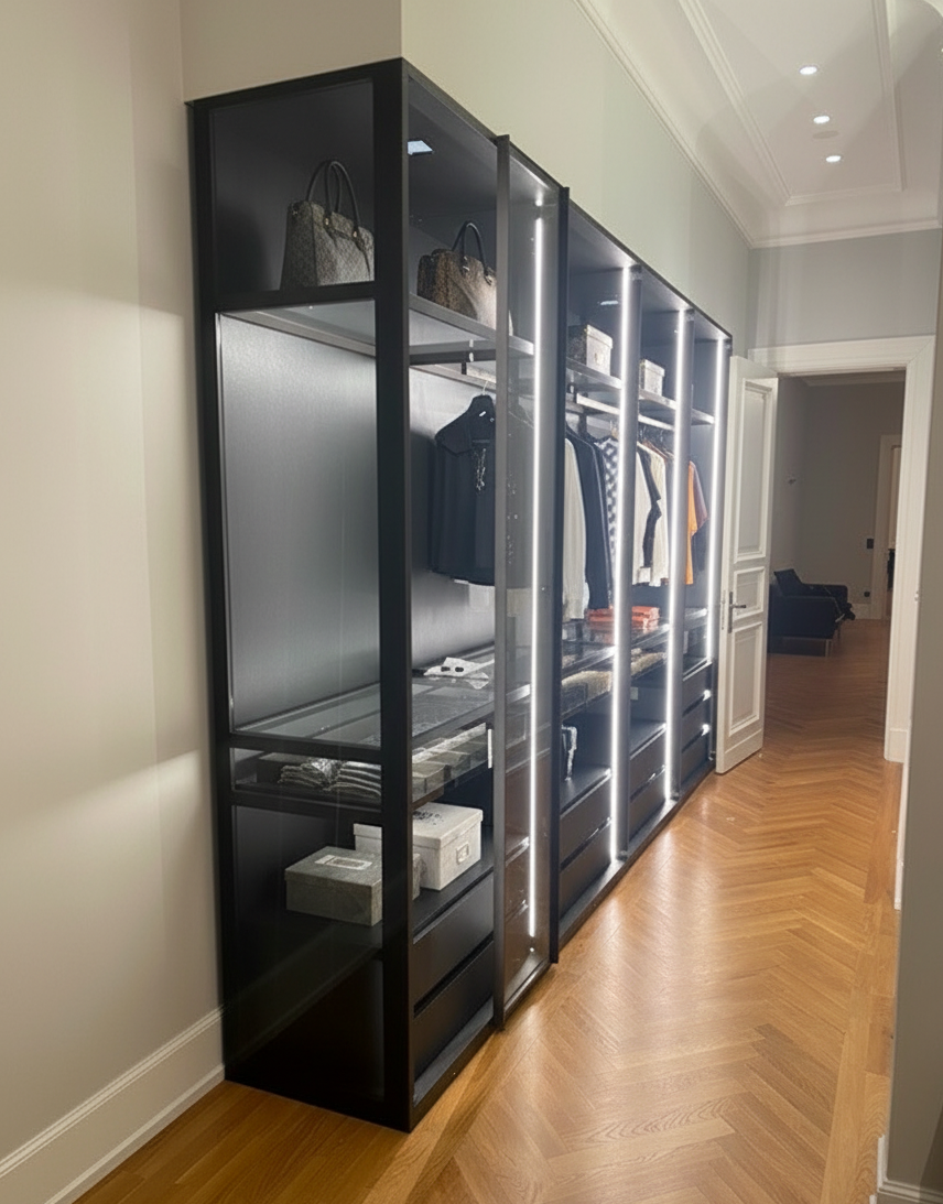 Perry Kleiderschrank mit Beleuchtung schnes Bild 1