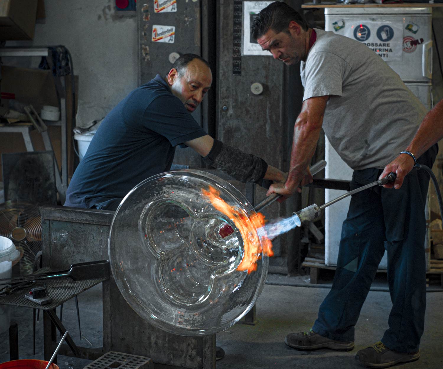 Miniforms Soda table en verre production1 Miniforms Soda table en verre production1