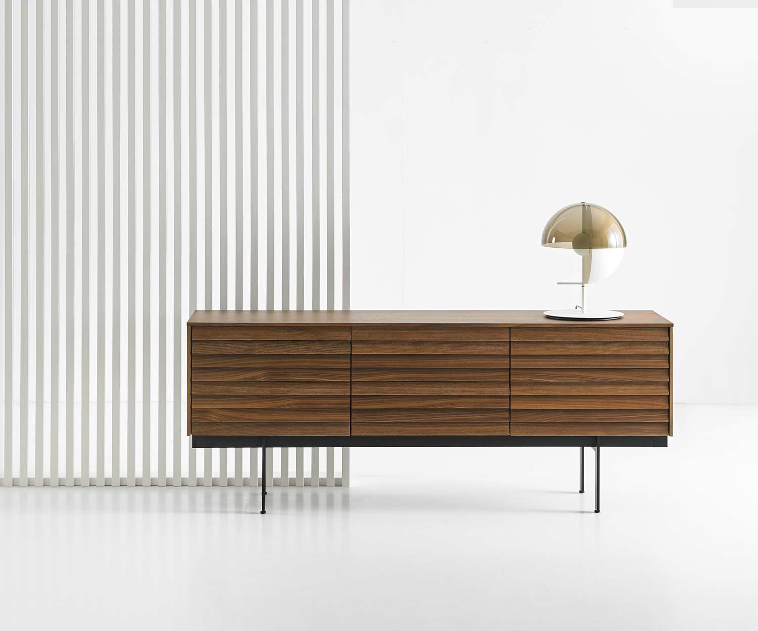 Configurateur design avec deux modules sur pieds comme sideboard Configurateur design avec deux modules sur pieds comme sideboard