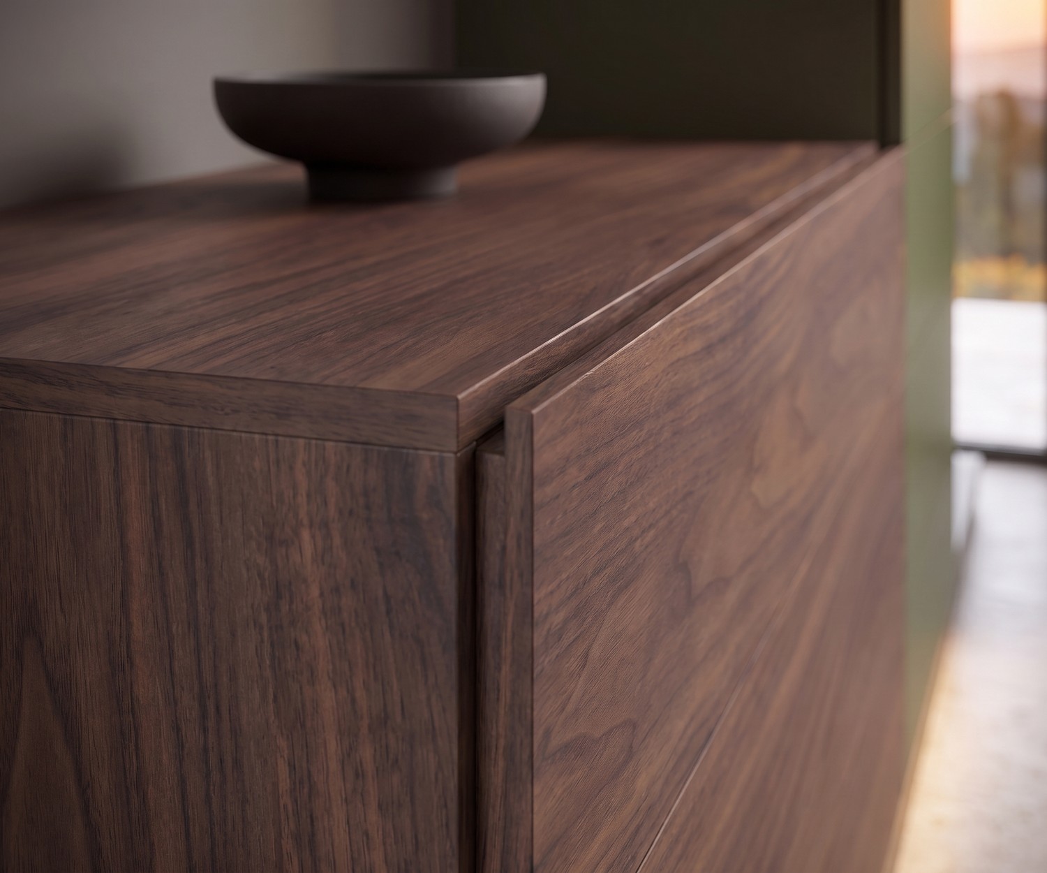 Commode design Novamobili Easy 9 pour chambre en bois de noyer au style minimaliste et sans poignées.
