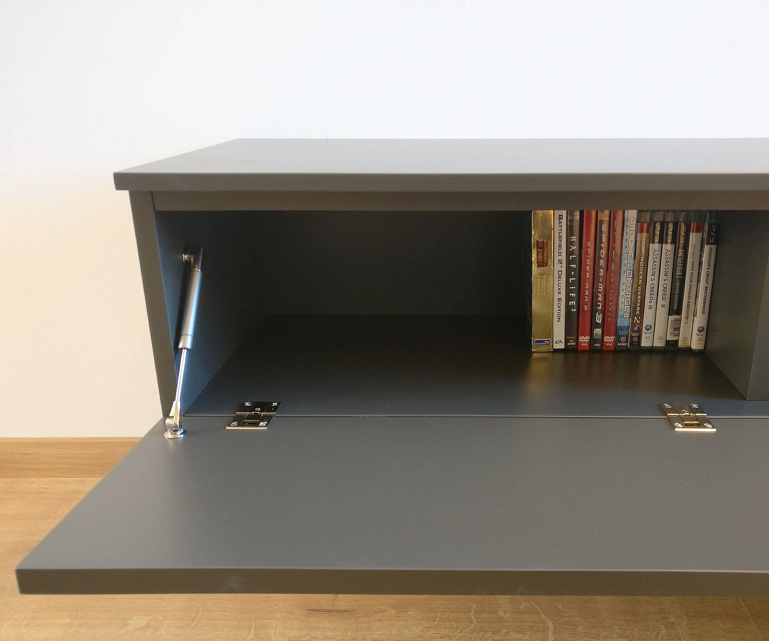 Buffet bas design avec compartiment DVD